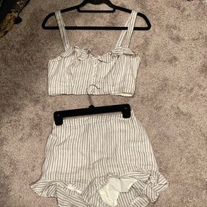 2 piece forever 21 crop top and shorts